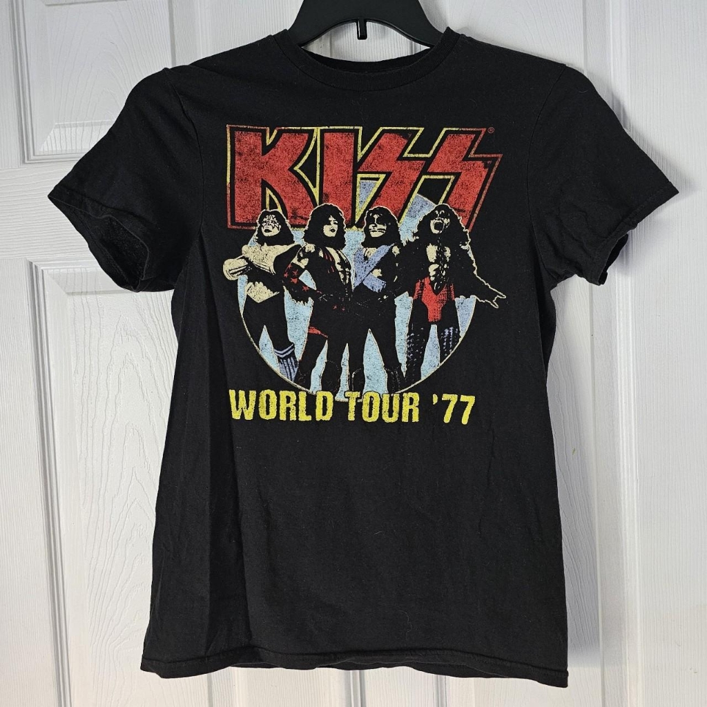 Kiss Rock Retro 70s 100 Cotton Tshirtsize Small